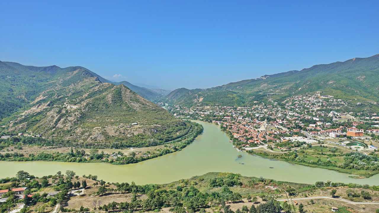 Mzcheta und Zusammenfluss der Flüsse Kura und Aragvi